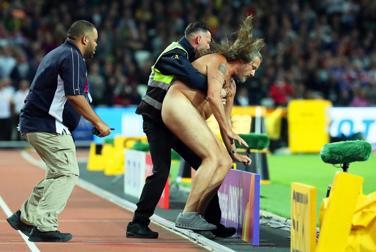 Ten 'lekkoatleta' na MŚ wystartował całkiem nagi