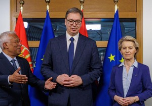 Predsednik Srbije Aleksandar Vučić sa Antoniom Koštom, predsednikom Evropskog saveta, i Ursulom fon der Lajen, predsednicom Evropske komisije | Foto: OLIVIER MATTHYS/EPA-EFE/REX/Shutterstock