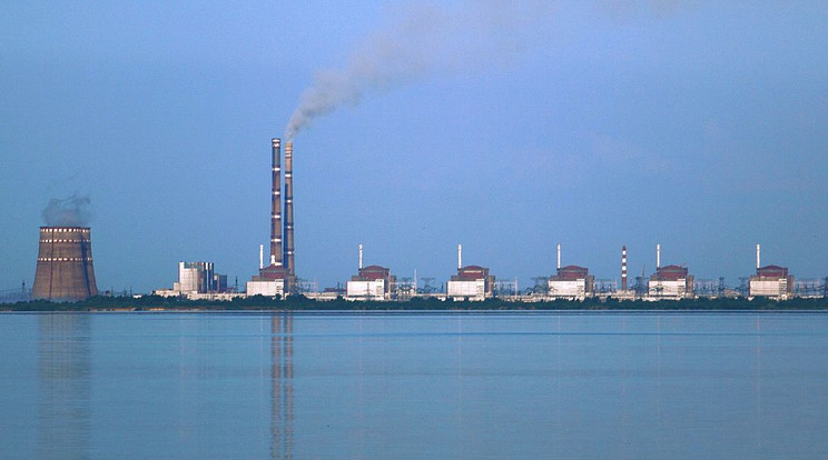 A Zaporizzsja hat darab, egyenként 1000 MW beépített teljesítményű reaktorblokkjával Ukrajna és egyúttal Európa legnagyobb teljesítményű atomerőműve / Fotó: Wikipédia