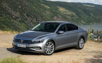 VOLKSWAGEN Passat Business DSG 1.5 TSI 150KM 110KW