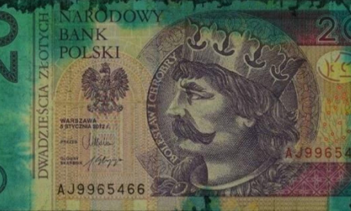 NBP ostrzega przed zabarwionymi banknotami. Sprawdź, czy nie masz ich w portfelu