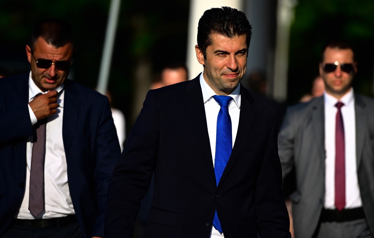 Kirił Petkov opuszcza parlament po debacie n temat wotum nieufności