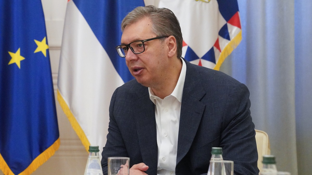  Aleksandar Vučić i ambasador Feliks Korona