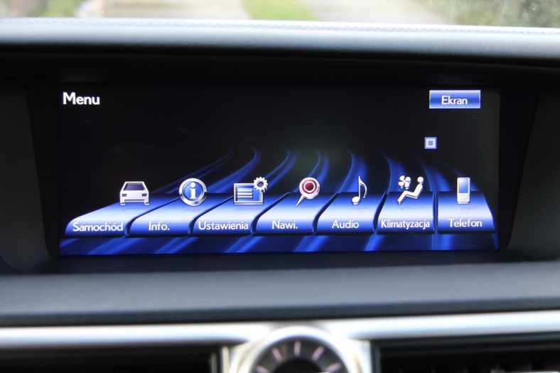 Menu całej stacji multimedialnej w Lexusie GS.