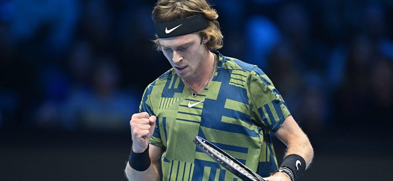 Rublow ostatnim półfinalistą ATP Finals. Djokovic przegrał pierwszego seta [WIDEO]