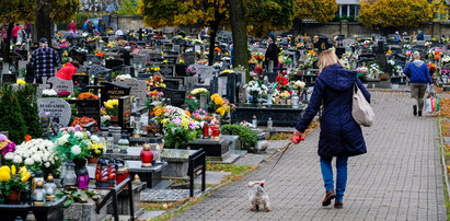 Polacy ruszyli na cmentarze. Wreszcie mogliśmy zapalić znicz bliskim