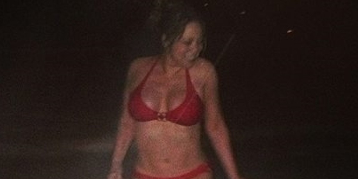 Mariah Carey w bikini na śniegu