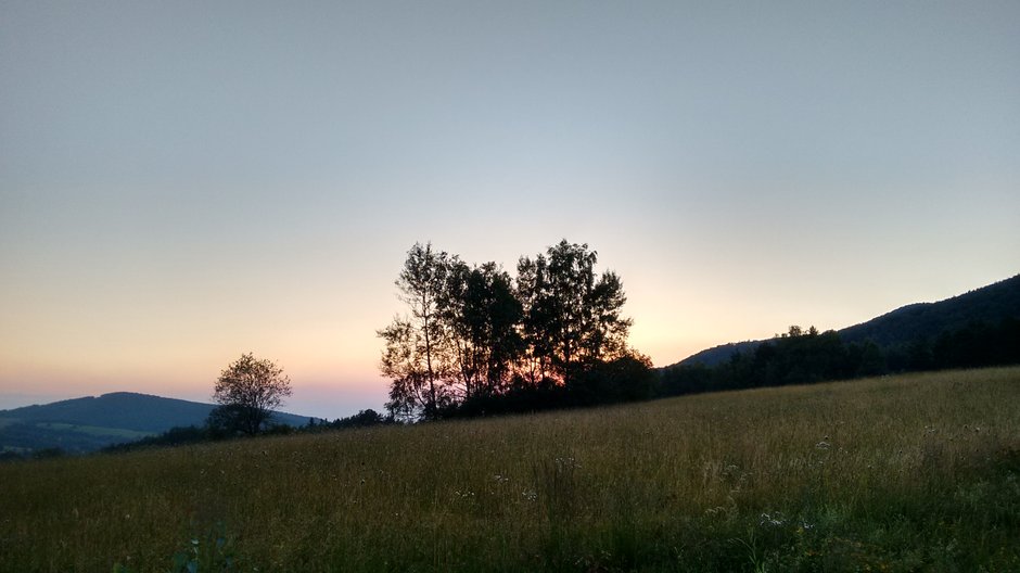 Sądecczyzna – Góry Grybowskie. Zachód słońca znad wsi Bogusza. fot. Jakub Zygmunt