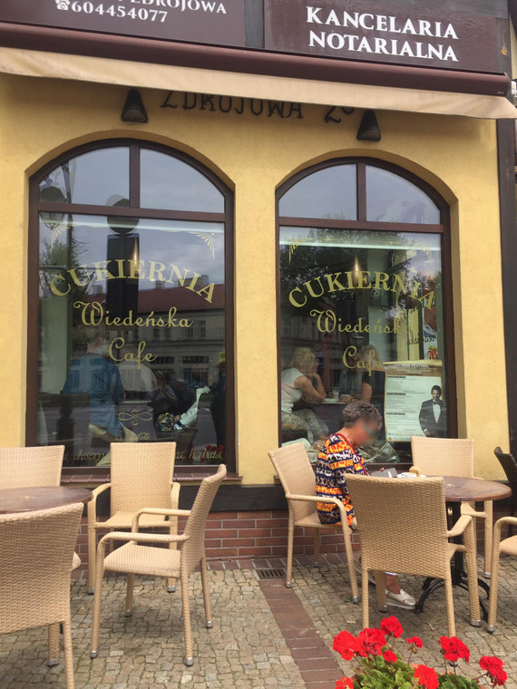 W "Kawiarni Wiedeńskiej" można wypić poranną kawę i poobserwować przechodniów