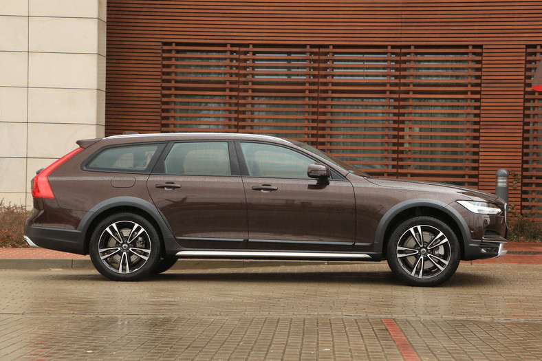 Volvo V90 Cross Country D4 test, dane techniczne, opinie