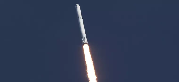 Falcon 9 pojawił się na polskim niebie. Tak wyglądał przelot rakiety Elona Muska