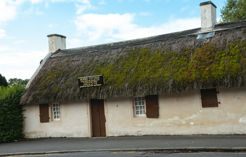 Dom, w którym urodził się Robert Burns. Dziś mieści się tam muzeum jego imienia