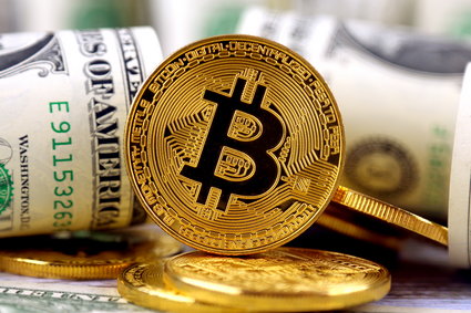 Cena bitcoina poniżej 7 tys. dolarów. Razem z nim tanieją największe kryptowaluty