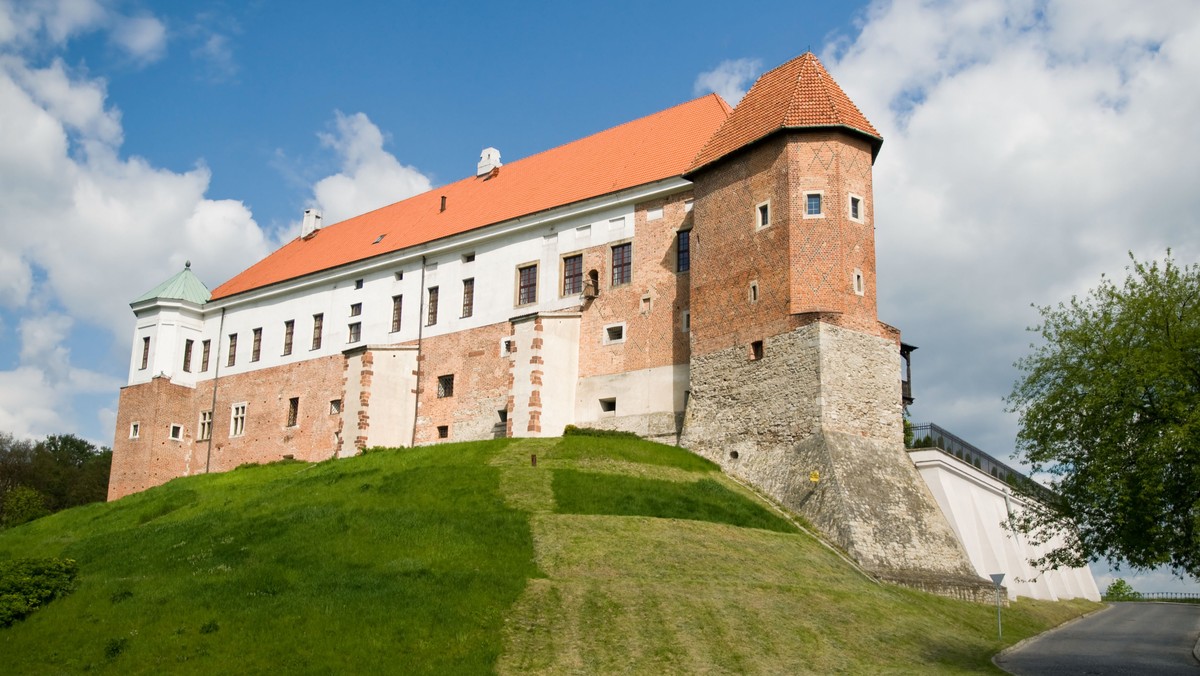 Serowarzy z Polski i Włoch spotkają się w sobotę i w niedzielę w Sandomierzu podczas IV Ogólnopolskiego Festiwalu Nieskończonych Form Mleka "Czas Dobrego Sera". Goście imprezy będą mogli skosztować serów pleśniowych i zobaczyć, jak powstaje mozzarella i oscypek.