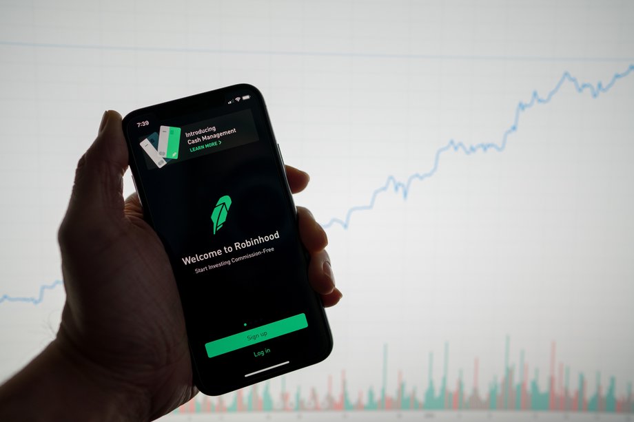 Robinhood to aplikacja do inwestowania, z której korzystało wielu ludzi z redditowego środowiska WallStreetBets.