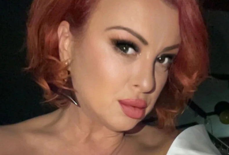 Pevačica imala 95 kilograma, pa smršala 35: Sad ističe pozamašan dekolte i puca od samopouzdanja