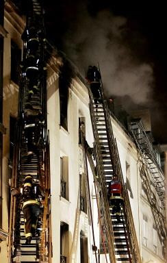 Pożar w paryskim hotelu / 02.jpg