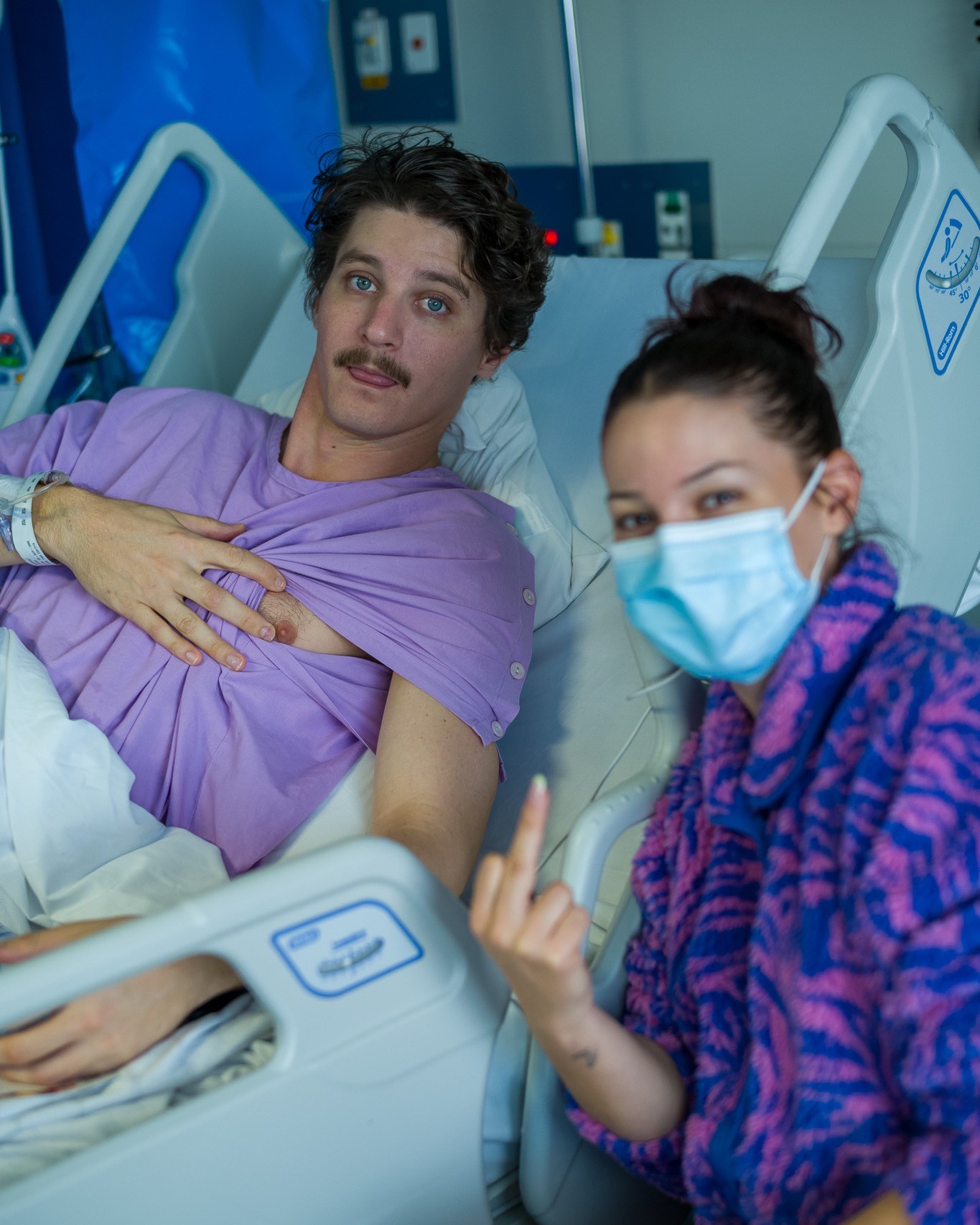 Basgitaristovi z kapely Bugs diagnostikovali rakovinu.