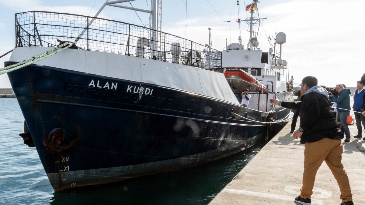 Statek należący do niemieckiej organizacji pozarządowej został nazwany imieniem małego uchodźcy, który zginął u wybrzeży Turcji. Teraz "Alan Kurdi" będzie ratował uchodźców na Morzu Śródziemnym.