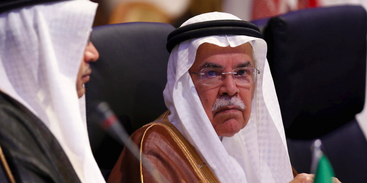 Saudi Arabia's Oil Minister Ali al-Naimi (R) attend a ministerial conference in Riyadh November 4, 2015.