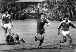 Włodzimierz Smolarek nie żyje. Zdjęcia z czasów kariery piłkarskiej