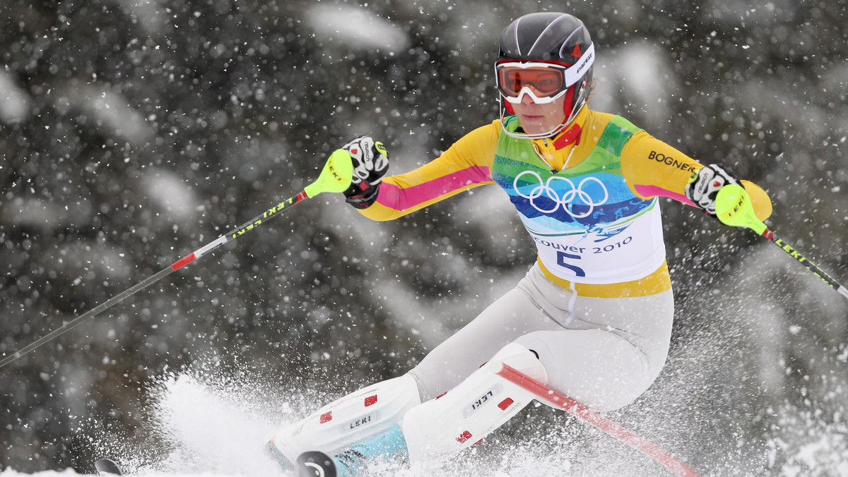 Niemka Maria Riesch prowadzi po pierwszym przejeździe slalomu podczas zimowych igrzysk olimpijskich w kanadyjskim Vancouver.