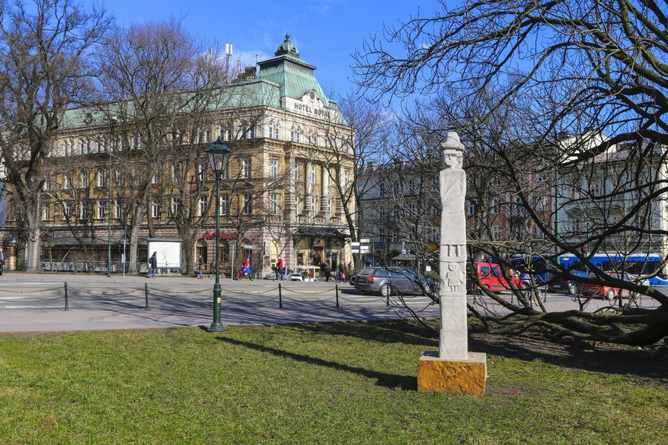 Reakcja pogańska (na zdjęciu Kraków - rekonstrukcja słynnego posągu Światowida ze Zbrucza)