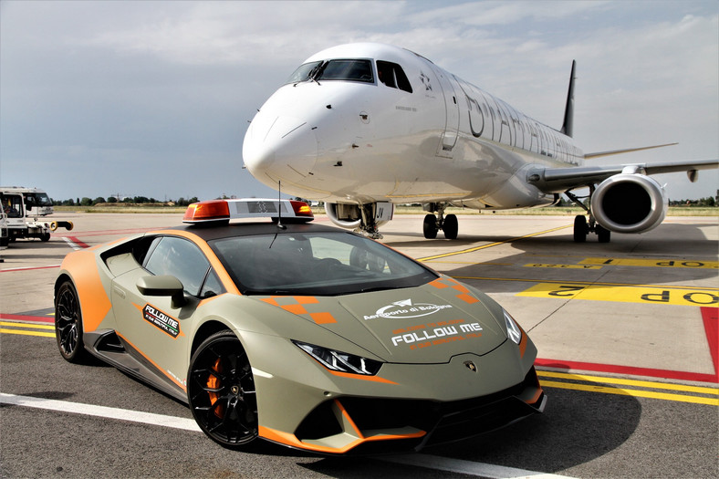 Lamborghini Huracan Evo jako auto Follow Me