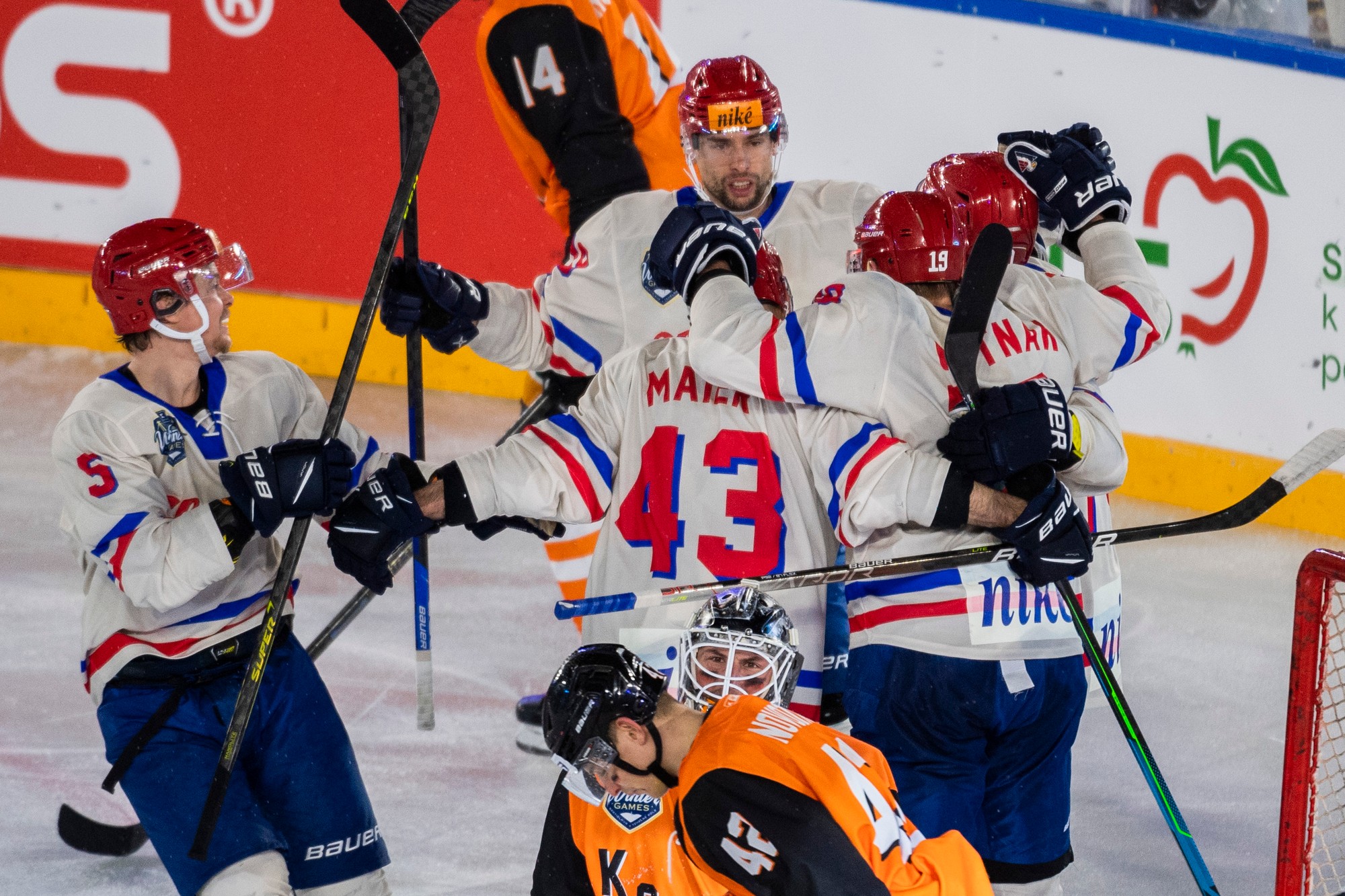 Winter Games: HC Slovan Bratislava - HC Košice.