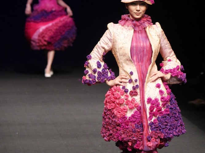 Propozycje projektantów z Chin na Chińskim Tygodniu Mody