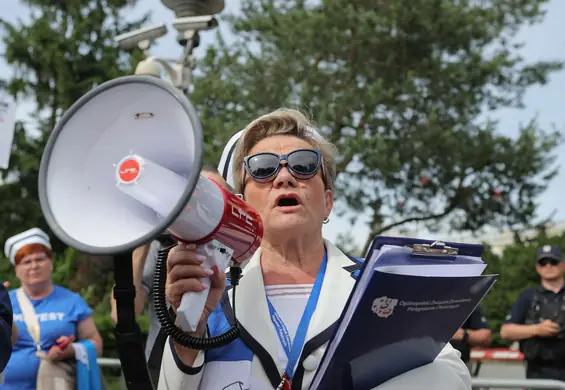 Pielęgniarki o decyzji Sejmu: "Polskie pielęgniarstwo umiera na naszych oczach"