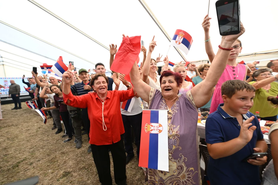 Aleksandar Vučić na skupu u Banovom Polju kod Bogatića