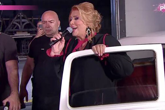 ĆANA STIGLA KOLIMA DIREKTNO U STUDIO Šok na Pinku u emisiji uživo: Evo kako je voditelj reagovao