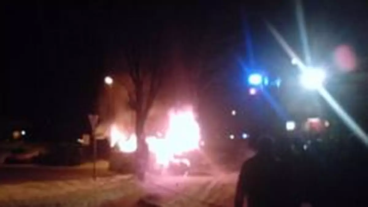 Francja: spalili w Sylwestra 1137 samochodów