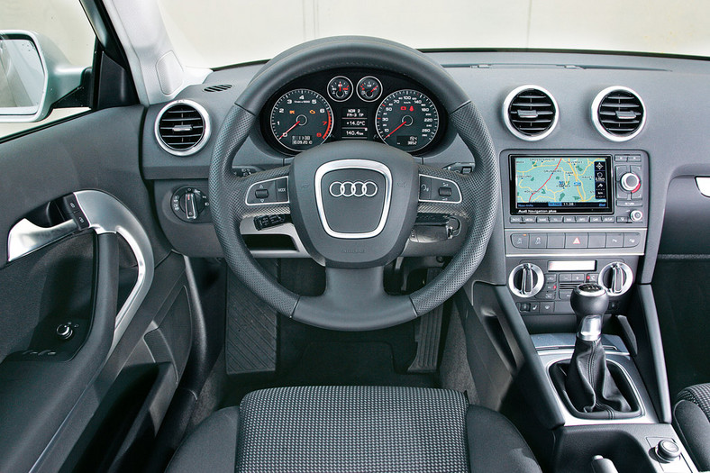 Audi A3 1.2 TFSI kontra Honda Civic 1.4 i-VTEC: Armagedon  z turbodoładowaniem