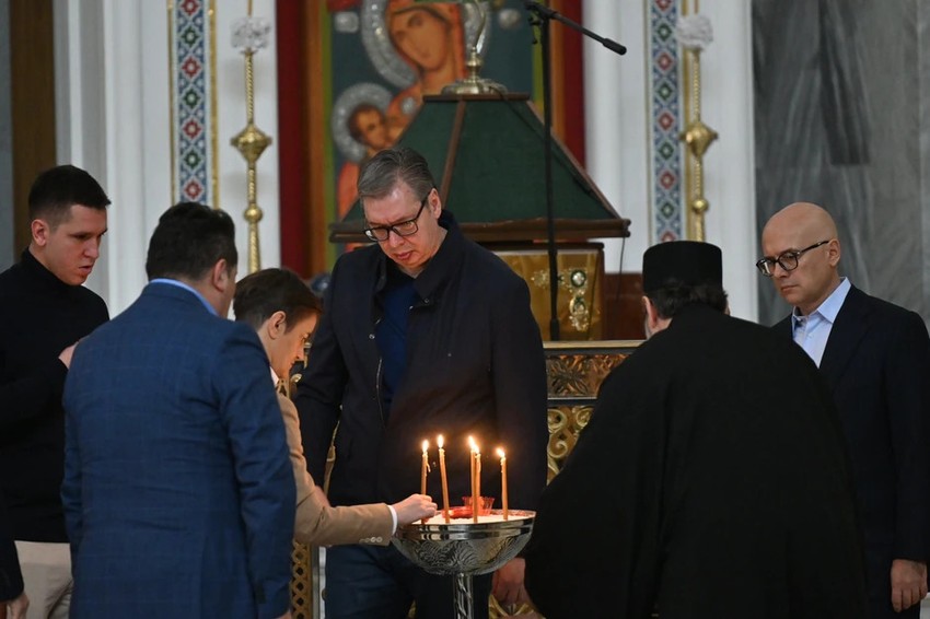 Vučić sa sinom i Anom Brnabić na pomenu žrtvama pada nadstrešnice u Hramu Svetog Save, 1.11.2025.