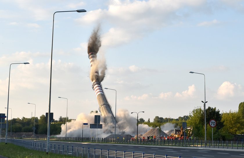 Wyburzenie komina przy Trasie Górna