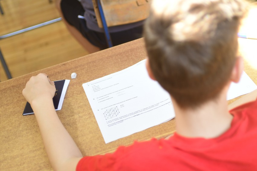 Zbog pritiska koji osećaju od okoline lako se može desiti deca da na testovima zablokiraju i da zbog treme i straha ne urade ama baš ništa.