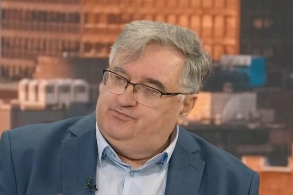 "ZA VUČIĆA GLASAJU PENZIONERI, ALI I DOKTORI I PROFESORI" Vukadinović o rejtingu SNS: "Ne mogu da kažem da Vučiću pada rejting, svađe u opoziciji loše utiču na neodlučne"