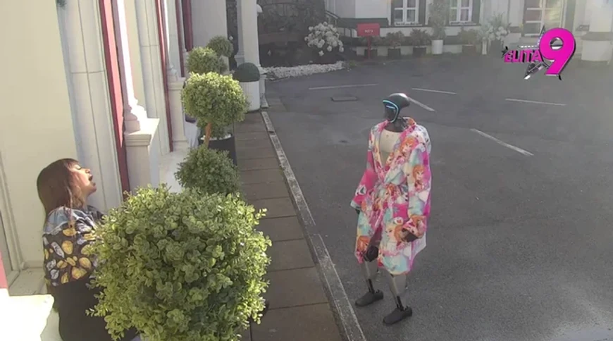 "Ona je mečki kroz d**e prošla, ja sam je štitila" Miljana Kulić RASKRINKALA Maju Marinković, spomenula njene RANE RADOVE: "Klela mi se u Takija da to nije uradila"