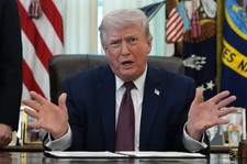 Donald Trump mówi dość". USA mogą opuścić NATO, w tle spór o bazy w Europie