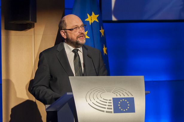 Schulz przyznał, że nie jest dobrym sygnałem dla Europy to, że prezydent elekt USA Donald Trump wkrótce po wygranej w wyborach spotkał się z głównym kontestatorem UE Nigelem Farage'em.