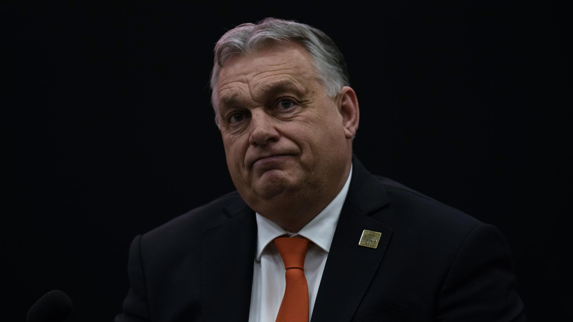 Orbán posiela odkaz Bruselu pred eurovoľbami: Nepodporíme žiadnu zo strán vojny!