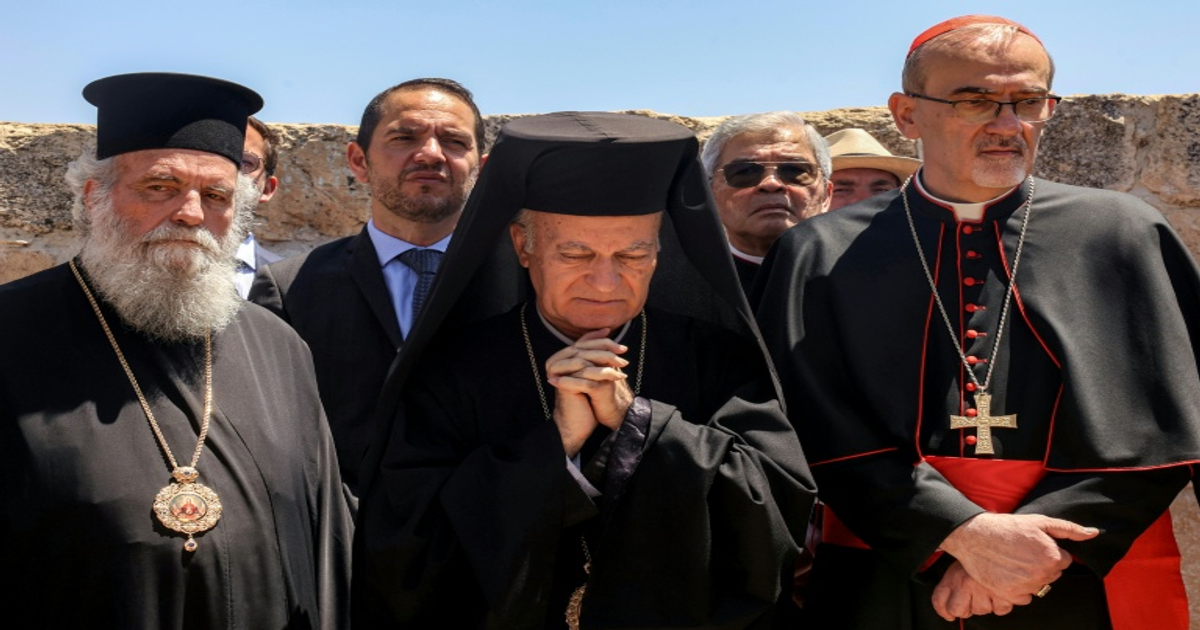 Taybeh : diplomates visitent le village chrétien attaqué