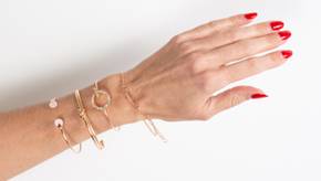 Beliebter Armschmuck für Frauen zwischen 25 und 50 Euro im Vergleich