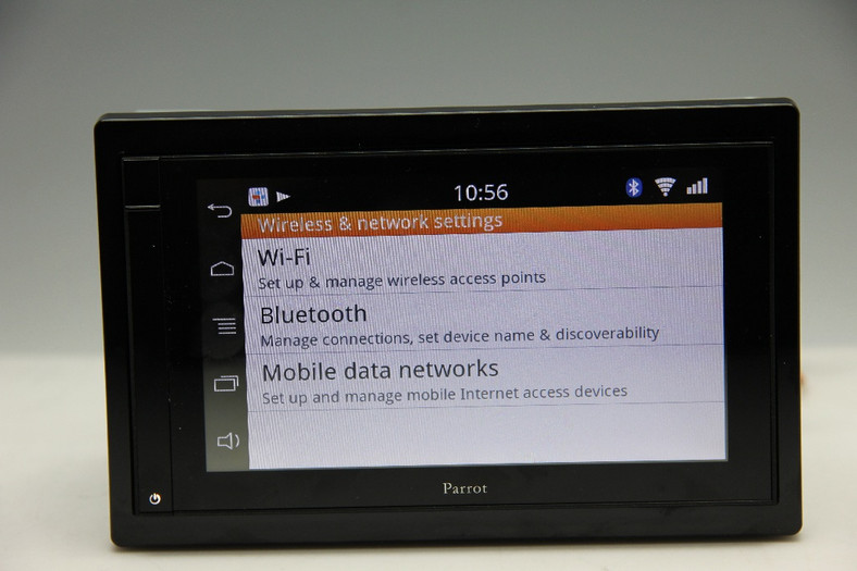 Parrot ma wbudowane Wi-Fi,