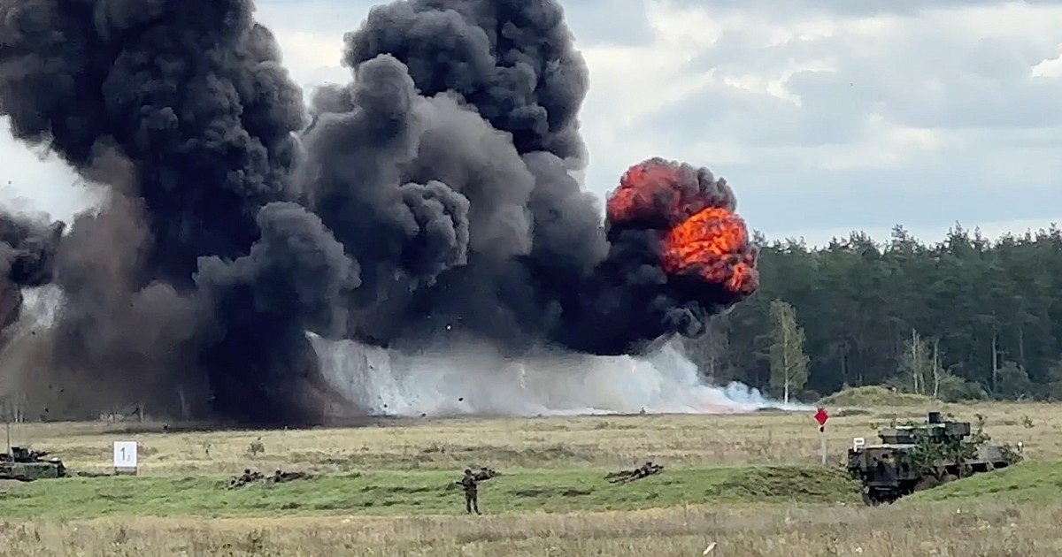 Huk dział, Apache i F-35 nad Orzyszem. Armia pokazała, jak obronimy Polskę