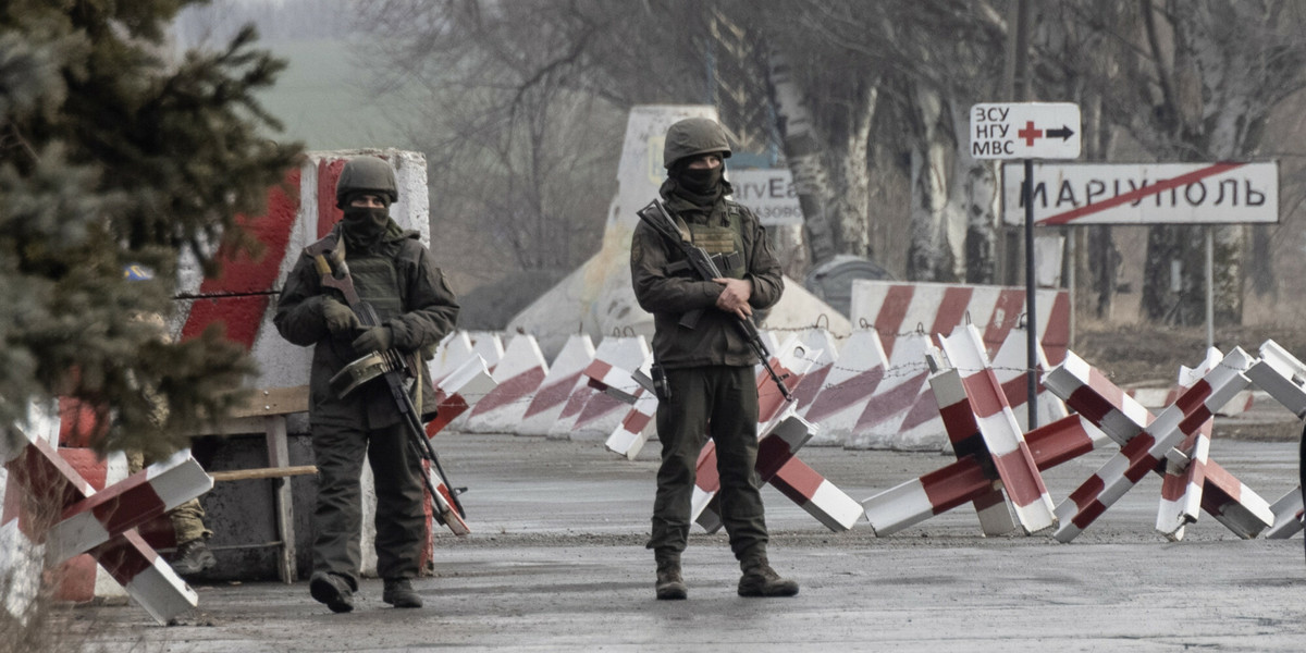 Posterunek wojsk ukraińskich w Mariupol, w regionie ługańskim, gdzie kończy się terytorim kontrolowane przez władze w Kijowie