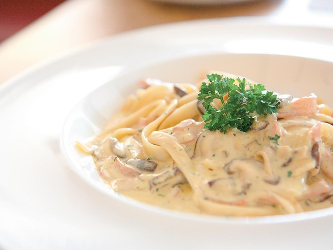 27119_stock-photo-tagliatelle-with-salmon-shutterstock_87289435