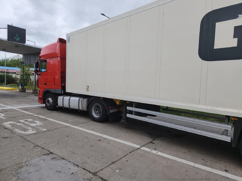 Carinicima i policajcima vozač je rekao da vraća prazan kamion